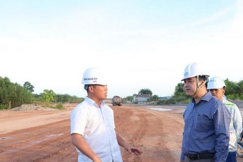 CC1 huy động hơn 100 xe vận chuyển đất đắp thi công Dự án Đường cao tốc Biên Hòa - Vũng Tàu