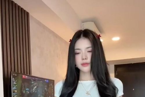 Gái xinh Mai Dora khoe vũ đạo 'uốn éo' cực cuốn