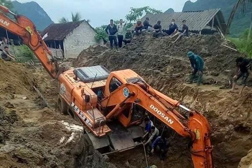 Nghệ An: Giếng bị sập khiến 3 người tử vong