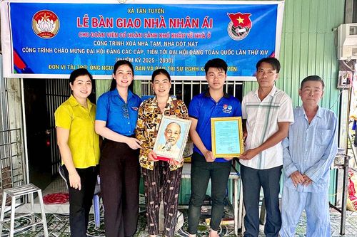 Bàn giao nhà Nhân ái cho đoàn viên, thanh niên huyện Tri Tôn có hoàn cảnh khó khăn