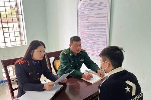 Bắt các đối tượng đưa người nhập cảnh trái phép và vận chuyển hàng cấm
