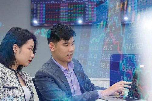 Cơ hội chọn lọc cổ phiếu ít chịu tác động từ 'cơn bão' thuế quan