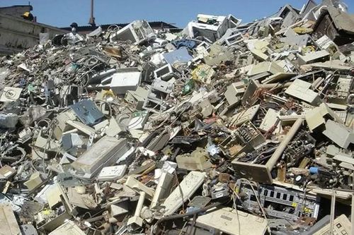 Hải quan Việt Nam đẩy mạnh chống buôn lậu rác thải nguy hại