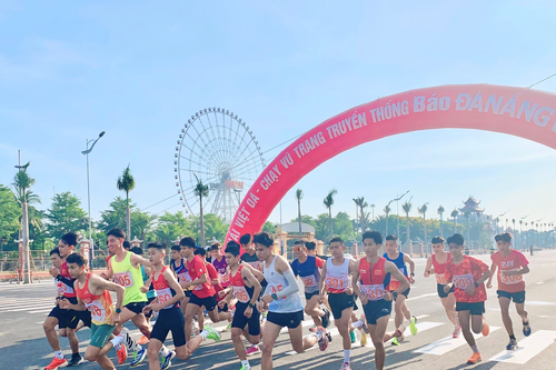 Hơn 800 vận động viên tham dự Giải việt dã - chạy vũ trang truyền thống Báo Đà Nẵng