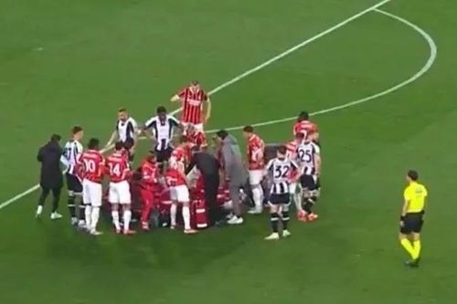 Thủ môn AC Milan chấn thương kinh hoàng, đồng đội quỳ gối cầu nguyện