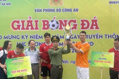 Sôi nổi Giải bóng đá chào mừng 79 năm Ngày truyền thống lực lượng Tham mưu CAND