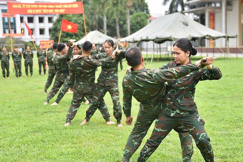 Đặc biệt tinh nhuệ từ con người