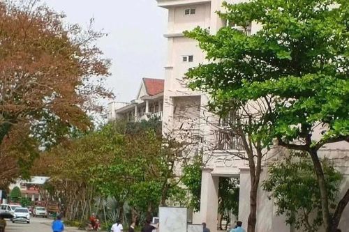 Lan can rơi, 3 học sinh bị thương phải nhập viện cấp cứu