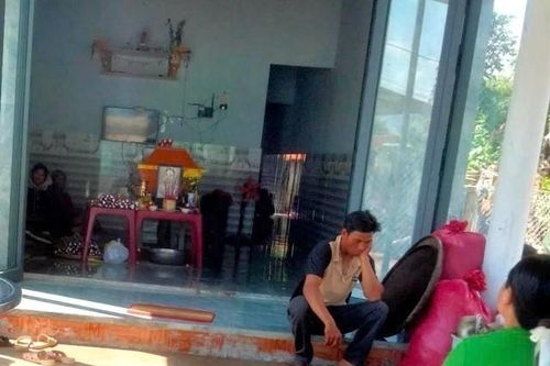 7 người bị sét đánh thương vong khi đang trú mưa