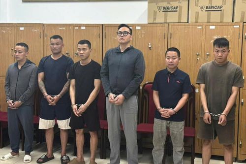 Danh tính nhóm 'lợn rừng' bảo kê vật liệu xây dựng ở Hà Nội