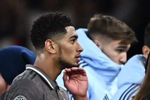 Cầu thủ Real Madrid đầu tiên xin lỗi