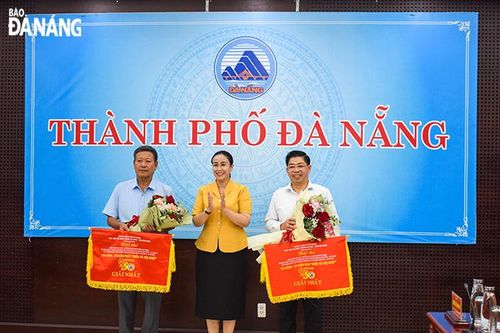 Trao giải Hội thi - diễu hành xe hoa, thuyền hoa