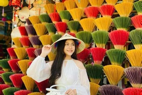 Nữ sinh Việt giành giải Nhất cuộc thi viết văn tại Trung Quốc