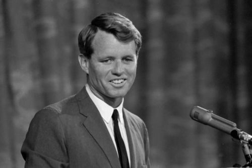 Mỹ bất ngờ công bố 10.000 trang hồ sơ vụ ám sát Robert F. Kennedy