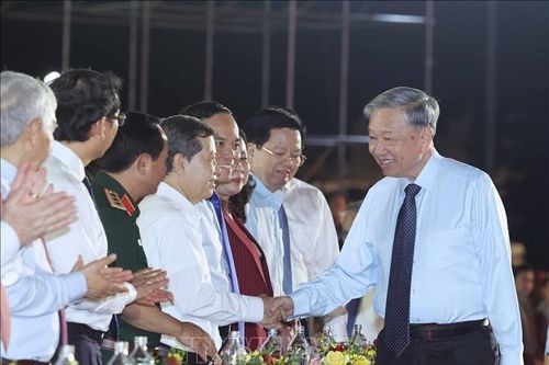 Tổng Bí thư Tô Lâm dự Chương trình nghệ thuật 'Đất nước trọn niềm vui'