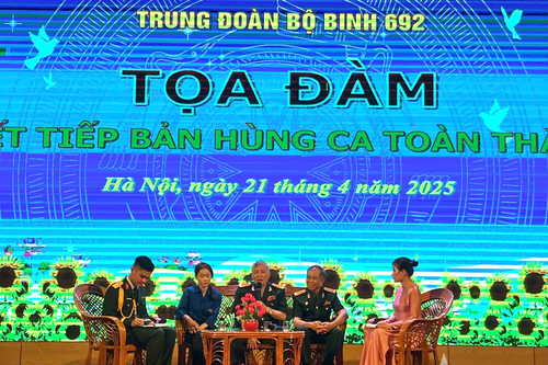 Tọa đàm 'Viết tiếp bản hùng ca toàn thắng'