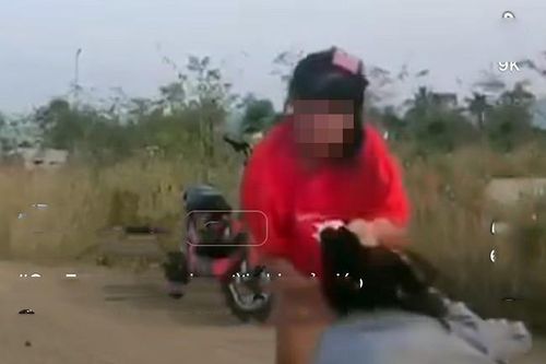 Nữ sinh bị bạn học hành hung gây xôn xao mạng xã hội