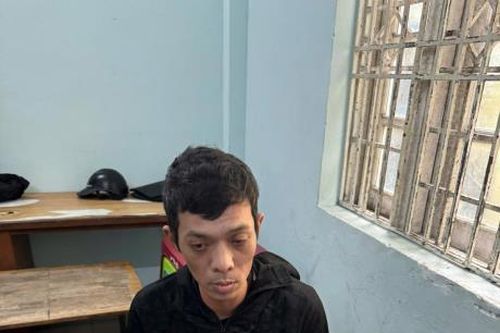 'Con nghiện' chôm… táo