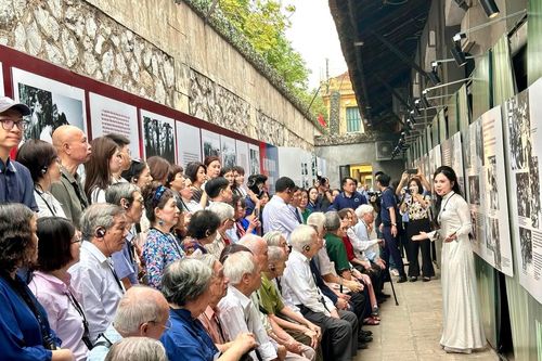 'Khúc ca hòa bình' vang vọng tại nhà tù Hỏa Lò