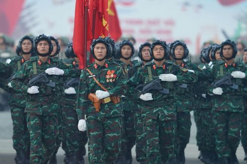 Vẻ đẹp rắn rỏi, kiên cường của nam quân nhân tham gia diễu binh 'đốn tim' nhiều người
