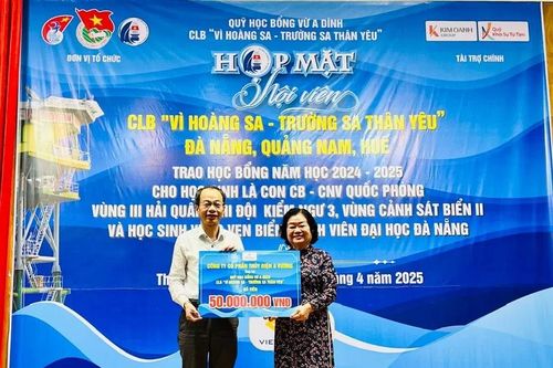 Thủy điện A Vương đồng hành Quỹ học bổng Vừ A Dính
