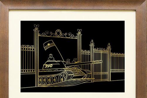 Những món quà đậm dấu ấn lịch sử hút khách dịp 30/4