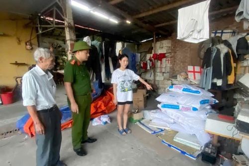 Bóc gỡ đường dây sản xuất thuốc diệt cỏ giả cung cấp hàng trên toàn quốc