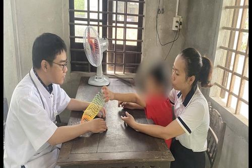 Cứu sống trẻ 7 tuổi bị viêm cơ tim tối cấp biến chứng nhờ kỹ thuật ECMO