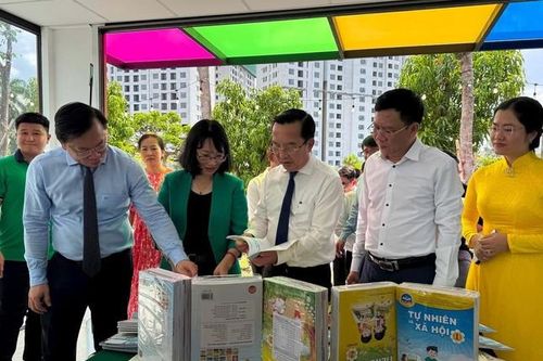TP. HCM khánh thành thêm một đường sách vào dịp Lễ 30/4
