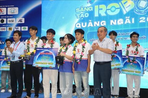 Trao giải Cuộc thi Sáng tạo Robot Quảng Ngãi lần thứ III