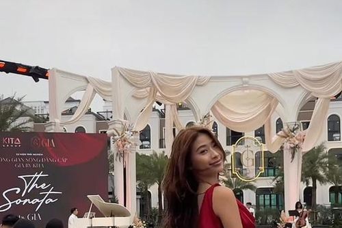 'Cam thường' bóc trần nhan sắc và vóc dáng Louis Phạm