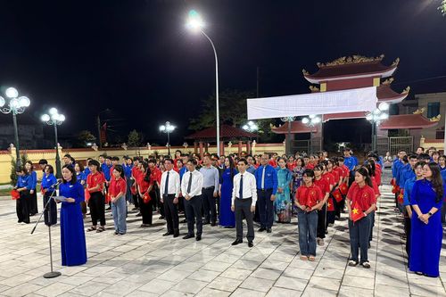 Tỉnh đoàn Phú Thọ thắp nến tri ân Anh hùng liệt sĩ