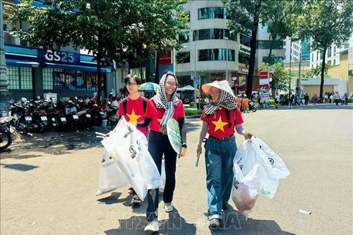 Thể hiện lòng yêu nước từ những việc làm thiết thực nhất