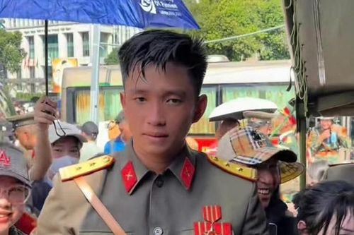 Loạt khoảnh khắc của chiến sĩ Lê Hoàng Hiệp tiếp tục 'gây bão' mạng xã hội
