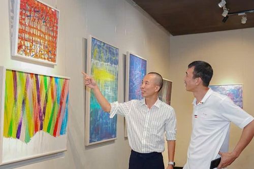 Triển lãm 'Thấm': Hành trình nghệ thuật đầy cảm xúc