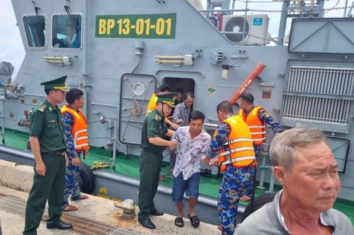 Tàu hàng va chạm tàu cá, 10 ngư dân bị nạn trên biển Côn Đảo