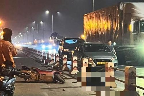 Tai nạn trên cầu Thanh Trì lúc nửa đêm khiến 2 người tử vong
