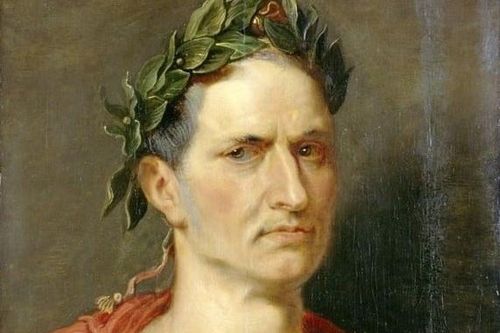 Tướng huyền thoại Caesar được nuôi dạy trong gia đình toàn phụ nữ?