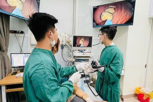 Nguy cơ thủng dạ dày do thói quen ăn uống thiếu khoa học