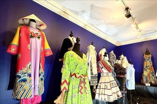Áo dài Nhật Bình - Sứ giả văn hóa Việt Nam tại Hoa Kỳ