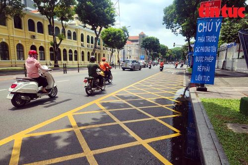TP Hồ Chí Minh: Nhiều tuyến đường được vẽ vạch mắt võng để giảm kẹt xe