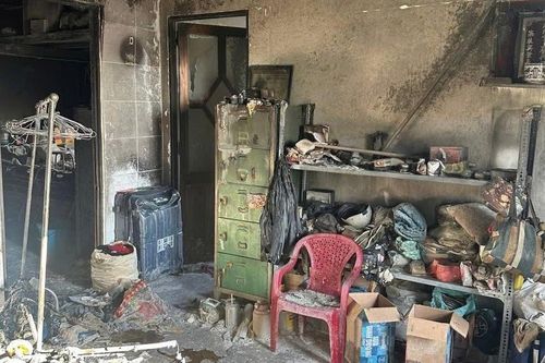 TP Hồ Chí Minh: Giải cứu 2 người mắc kẹt trong vụ cháy căn hộ chung cư