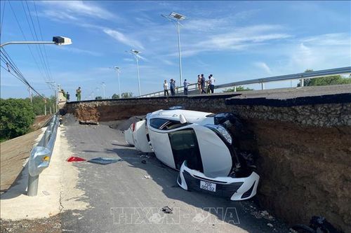 Phân luồng giao thông sau sự cố sụt lún đường tại Tây Ninh