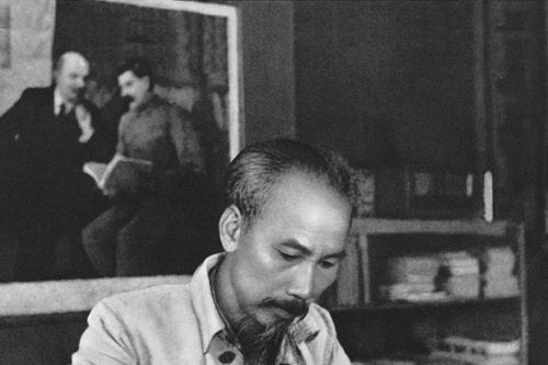 Khái quát cuộc đời, thân thế và sự nghiệp cách mạng của Chủ tịch Hồ Chí Minh