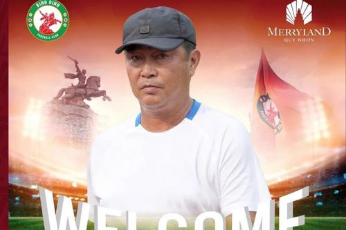 HLV Trần Minh Chiến ngồi ghế nóng Bình Định