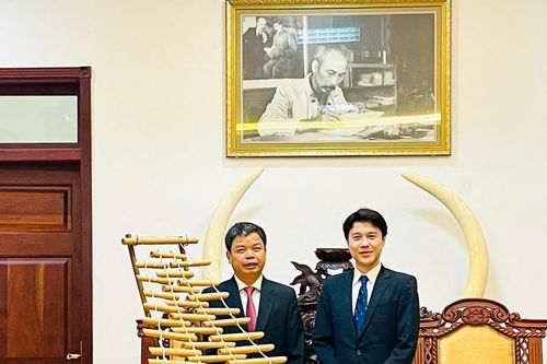 Phó Chủ tịch UBND tỉnh Gia Lai Nguyễn Hữu Quế tiếp Trưởng Ban Hạ viện quận 5 tỉnh Miyagi
