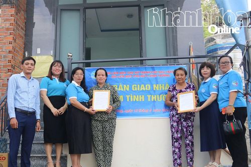 Bàn giao 2 nhà 'Mái ấm tình thương' cho phụ nữ khó khăn ở Nha Trang