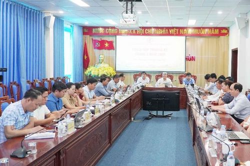 UBND huyện Nậm Nhùn tổ chức Phiên họp thường kỳ tháng 5