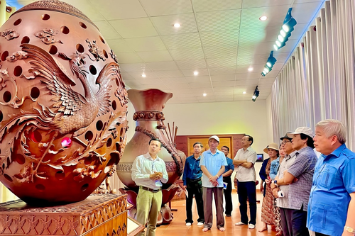 Người thầy của làng nghề gỗ Âu Lạc