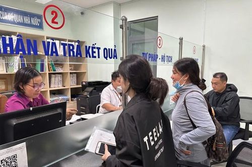 Khánh Hòa sẽ 'điều chuyển, thay thế' những cán bộ đùn đẩy, sợ sai